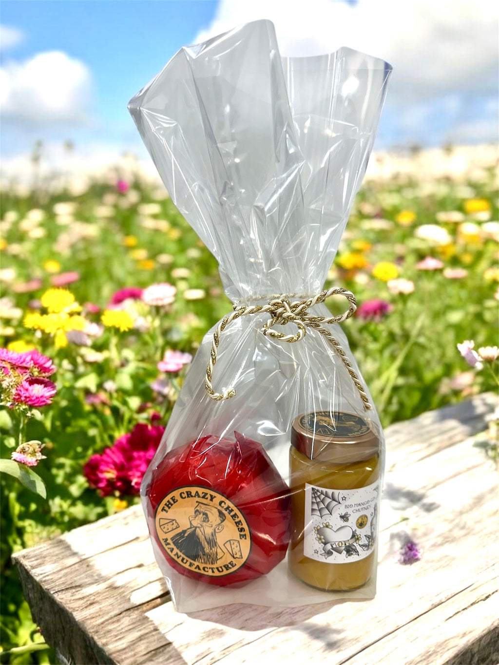 Cheesy Love Duo: 400g Brennessel Käselaib + BIO Mango Gin Chutney